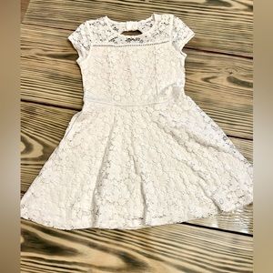 Ambercrombie kids 5/6 Flower Lace white Skater dress with side pockets
